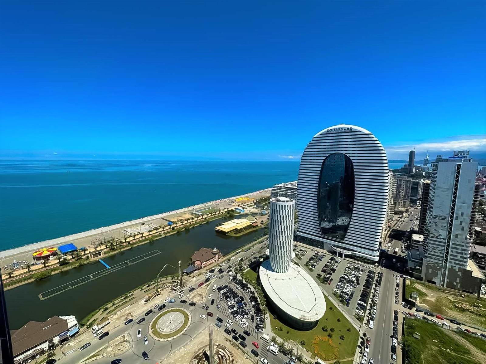 Orbi City Hotel With Sea View บาทูมิ ภายนอก รูปภาพ