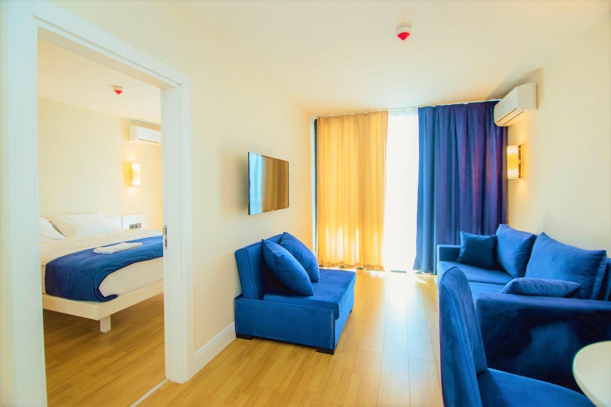 Orbi City Hotel With Sea View บาทูมิ ภายนอก รูปภาพ