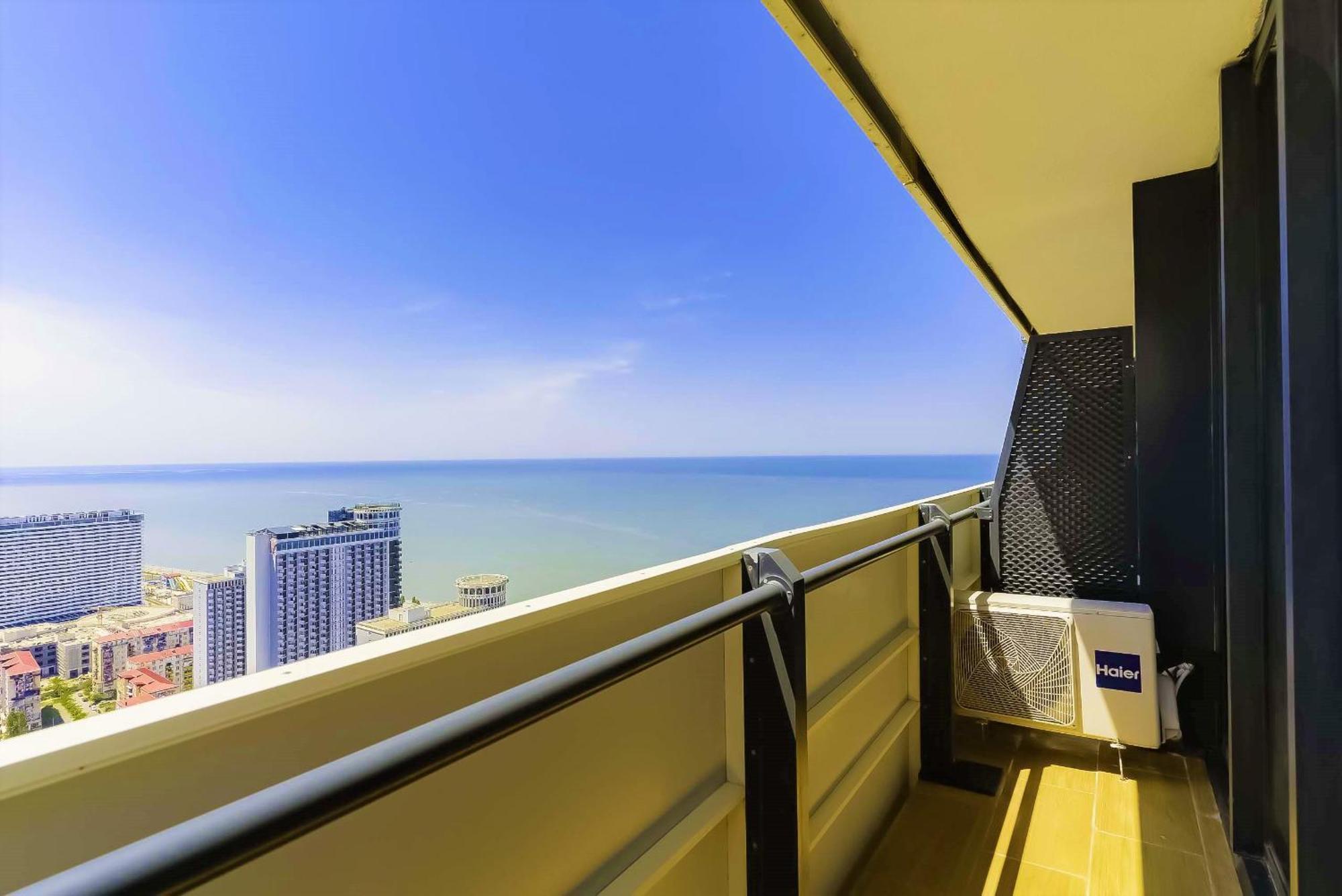 Orbi City Hotel With Sea View บาทูมิ ภายนอก รูปภาพ