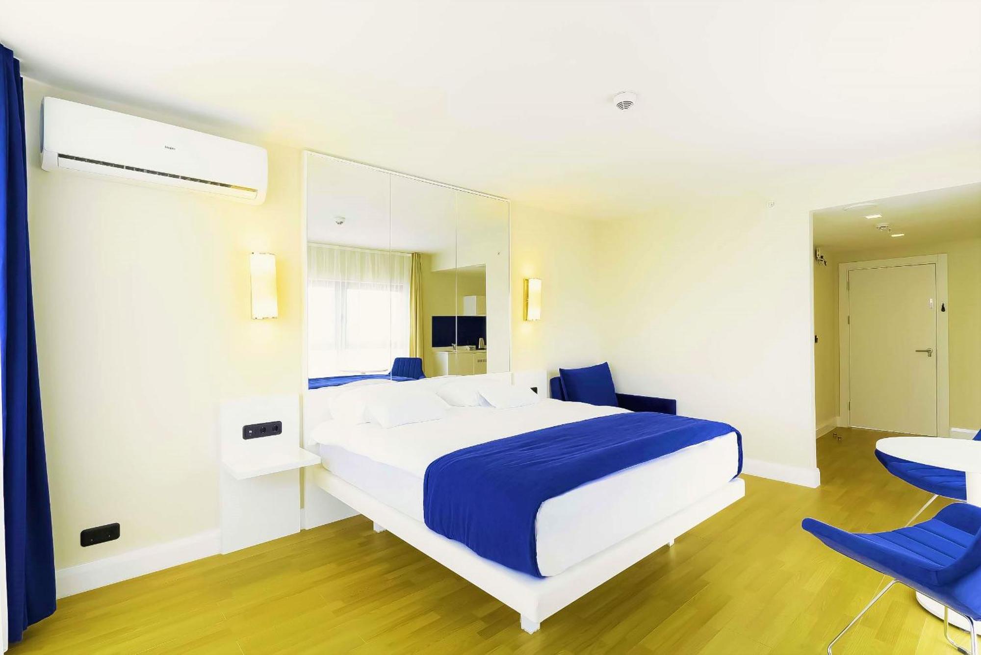 Orbi City Hotel With Sea View บาทูมิ ภายนอก รูปภาพ