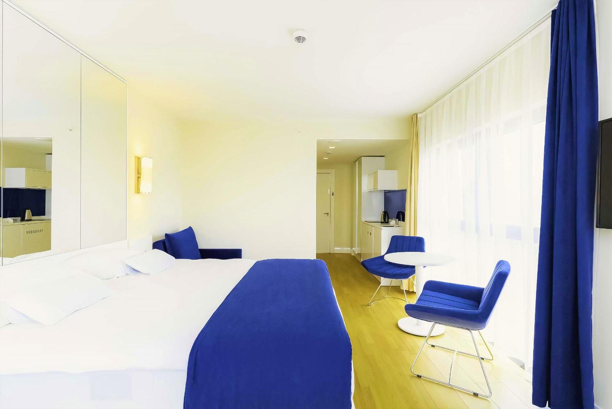 Orbi City Hotel With Sea View บาทูมิ ภายนอก รูปภาพ
